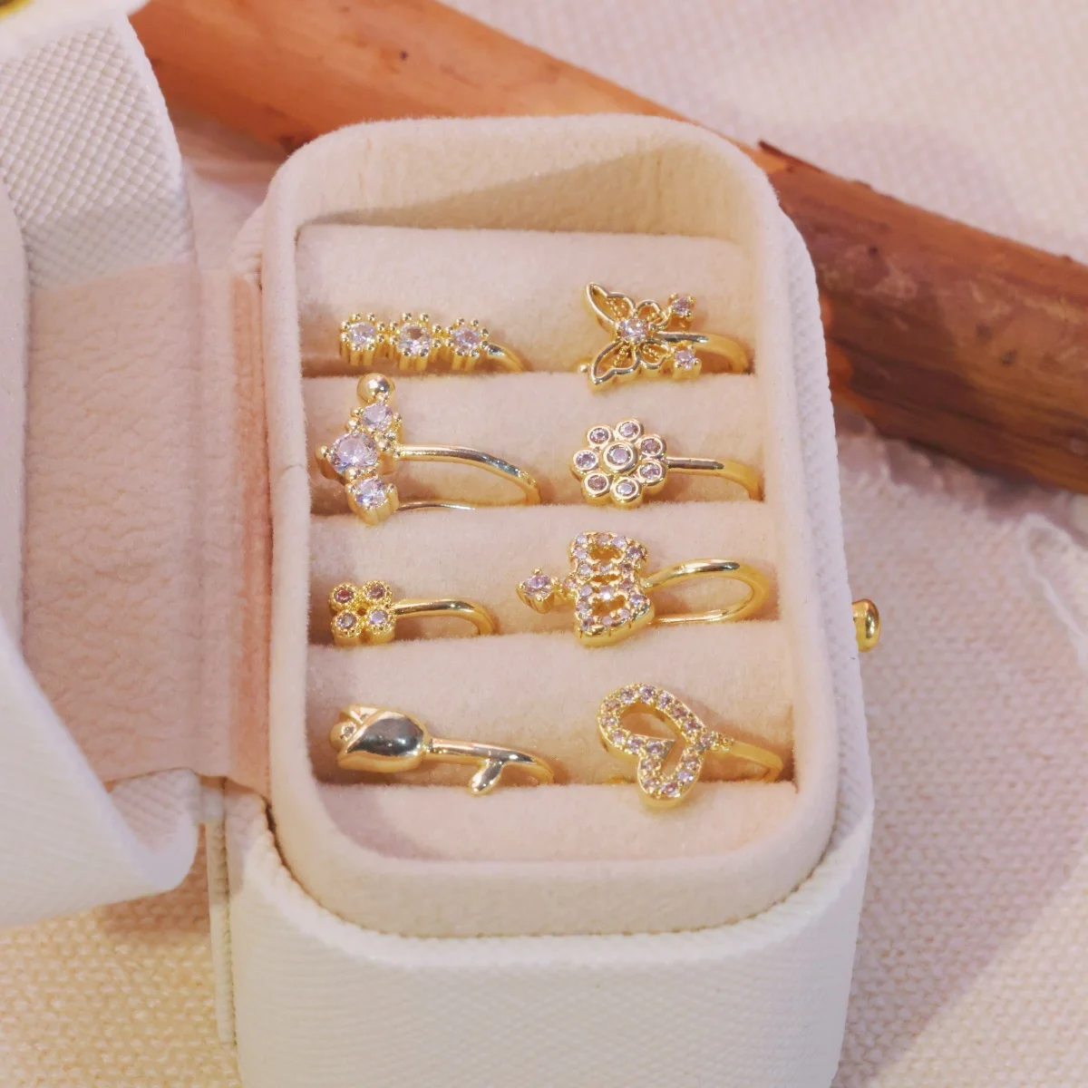 مجموعة صناديق هدايا بمشبك أنف من الزركون الاصطناعي على شكل فراشة على شكل قلب غير منتظمة مكونة من 8 قطع، بدون ثقب على الطراز القديم الأنيق