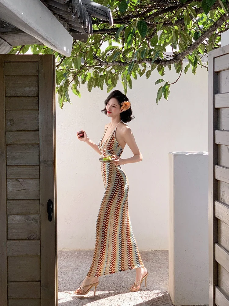 

Сексуальное двухцветное вязаное платье-боди с полосками, V-образным вырезом и завязками на шее, длинное, для отпуска, женское, без рукавов, в стиле купальника