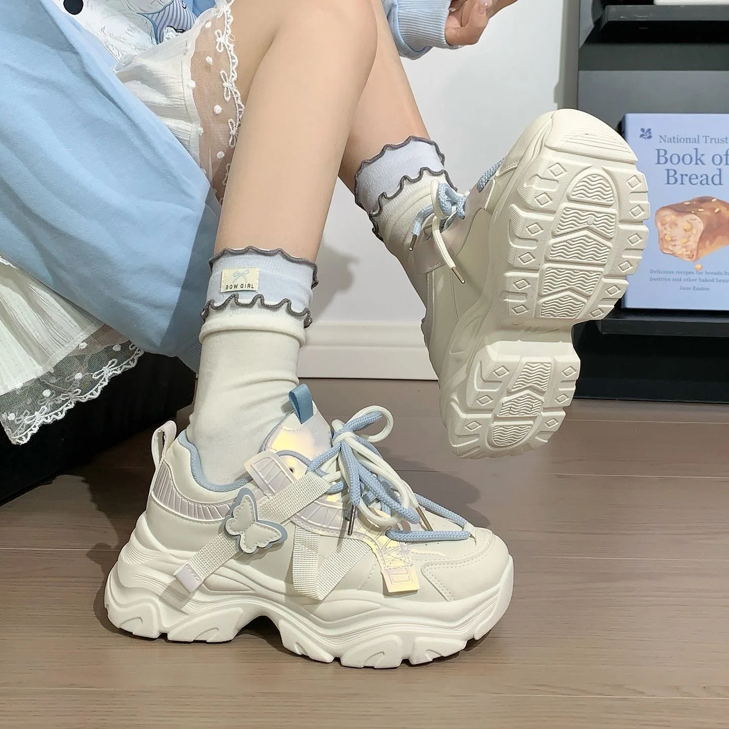 2026 Frühling Herbst Neue Damenmode Atmungsaktive Ultraleichte Dad-Sneaker im Butterfly-Stil mit dicker Sohle und erhöhtem Absatz – Detail 23