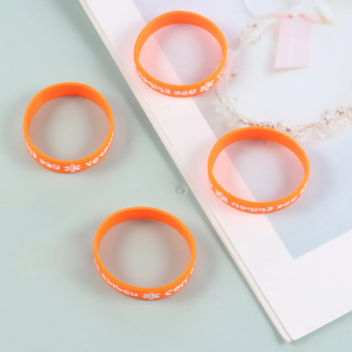 4Pcs Alert Silicone Bracelets for Flexible Skin Safe Wristbands Holiday Party Decorations Accessories
