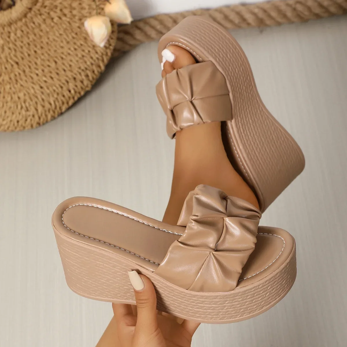 

Women Wedge Platform Slippers Comfortable Sandals Beach Designer Shoes Woman Anti-slip Outdoor Fashion Sandalias De Mujer