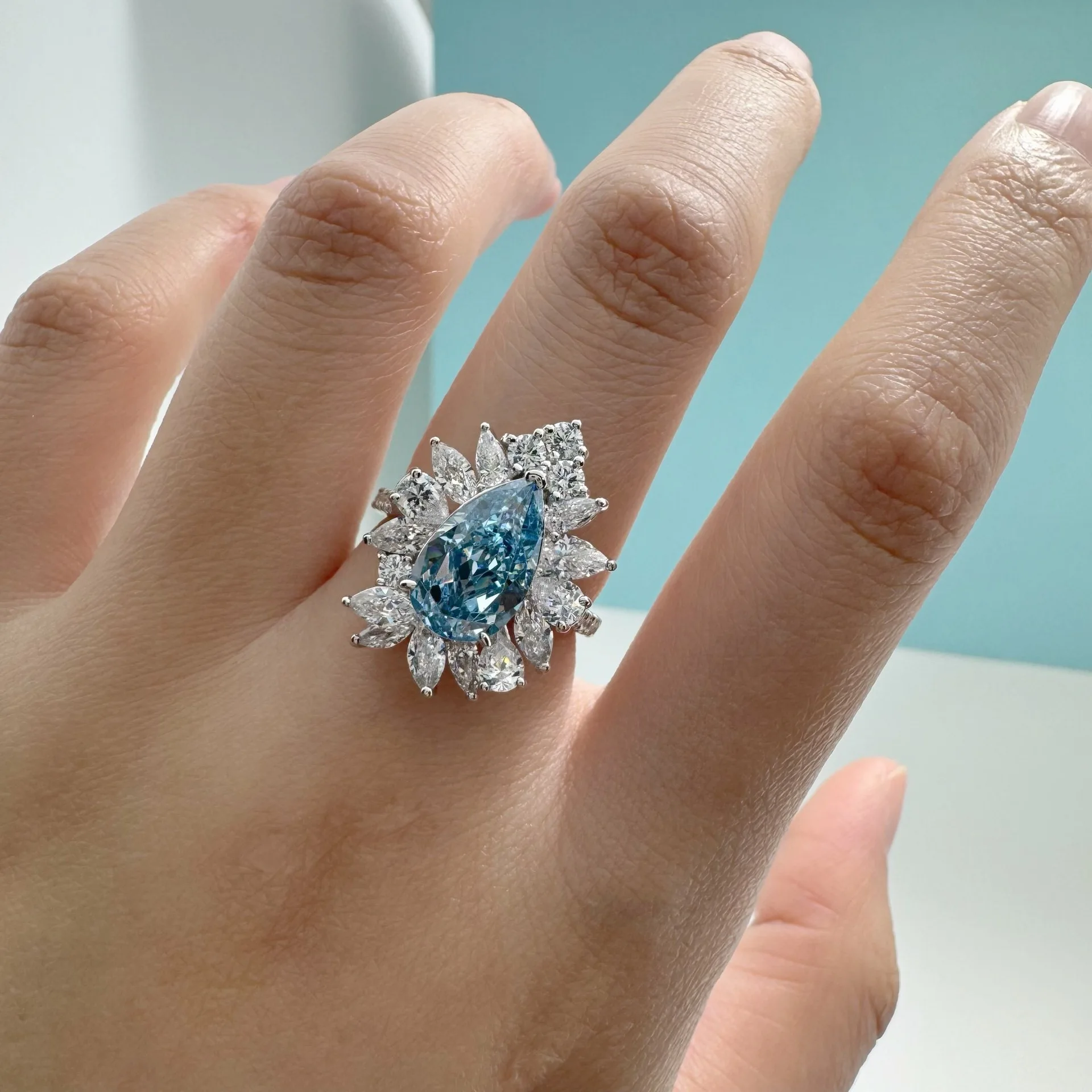 

Ins Luxury Pear-Shaped Platinum Ring! PT950 3.5ct, Translucent Moissanite Cut + Hollow Engraved Shank, Stackable for Wedding
