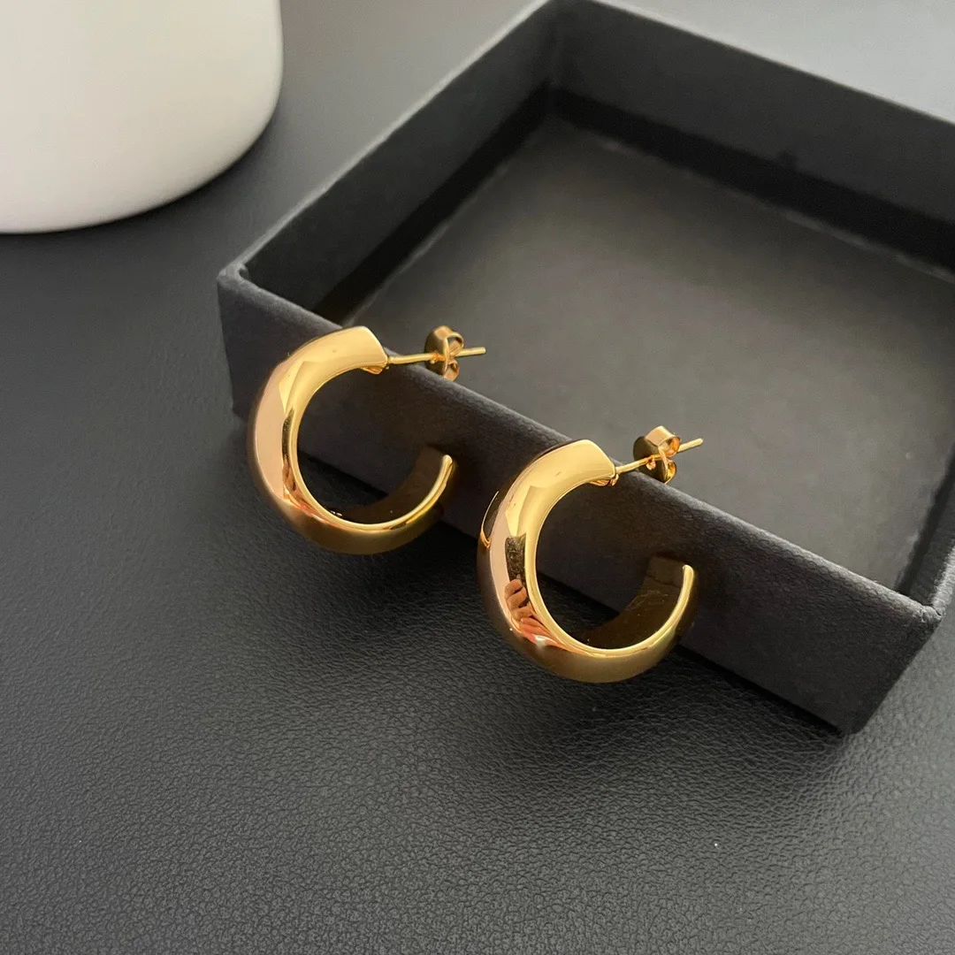 Earrings Retro Light Luxury Fashion Simple Stud Piercing Aretes De Mujer Pendientes Brincos Boucles D’Oreille Femmes