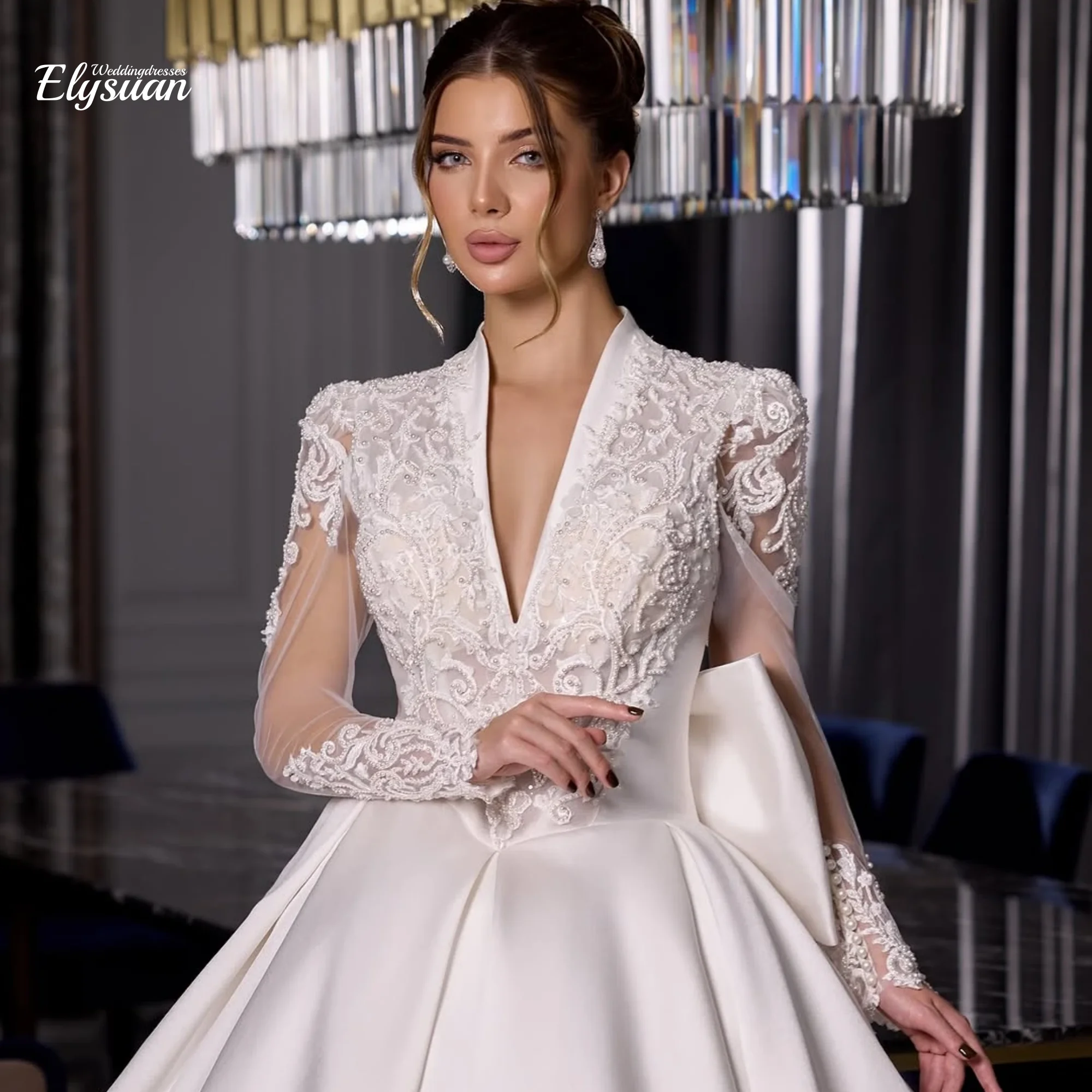 Vestido de fiesta de lujo personalizado, vestidos de novia con cuello en V, mangas largas, apliques de encaje, vestidos de novia con botones en la espalda árabe Vintage de princesa