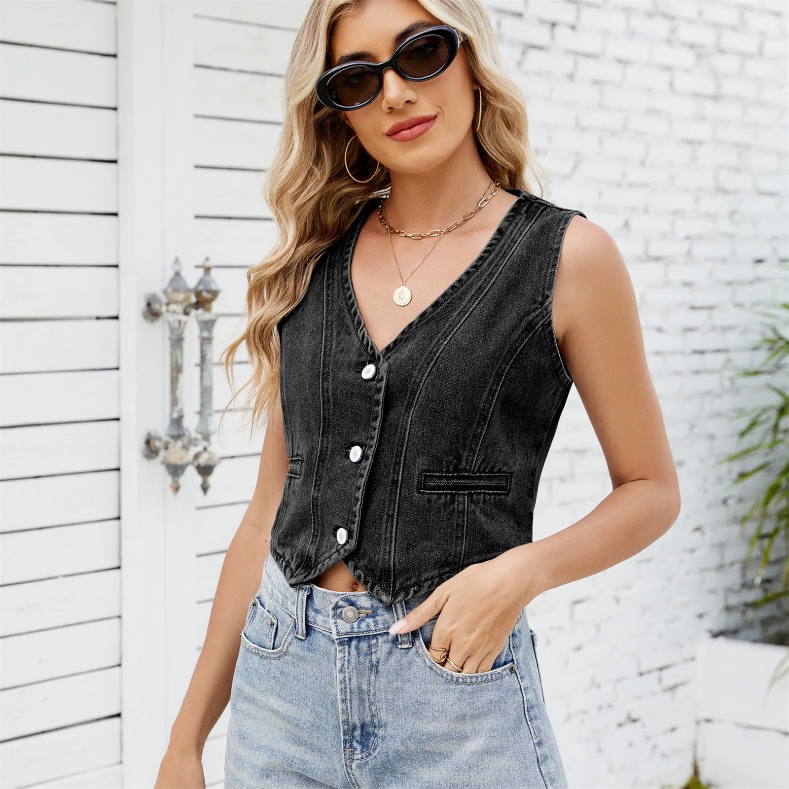 

Women Denim Vest V Neck Button Down Washed Denim Top Stylish Casual Summer Outfit Trendy Y2K Fashion Cute Streetwear Chic
