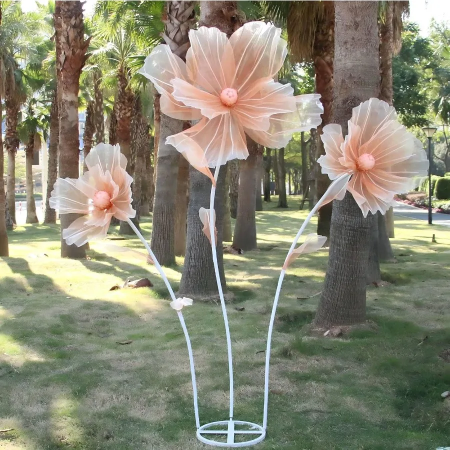 Giant Flowers For D…