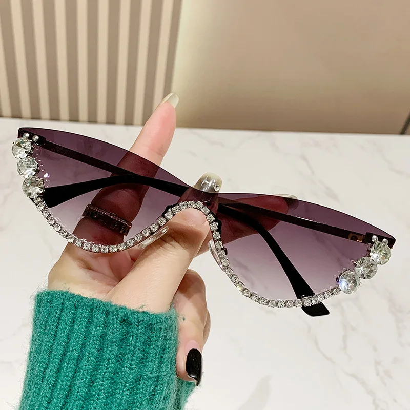 Luksusowe markowe designerskie diamentowy kot bez oprawek okulary przeciwsłoneczne kobiet moda Vintage modne okulary przeciwsłoneczne Punk Crystal