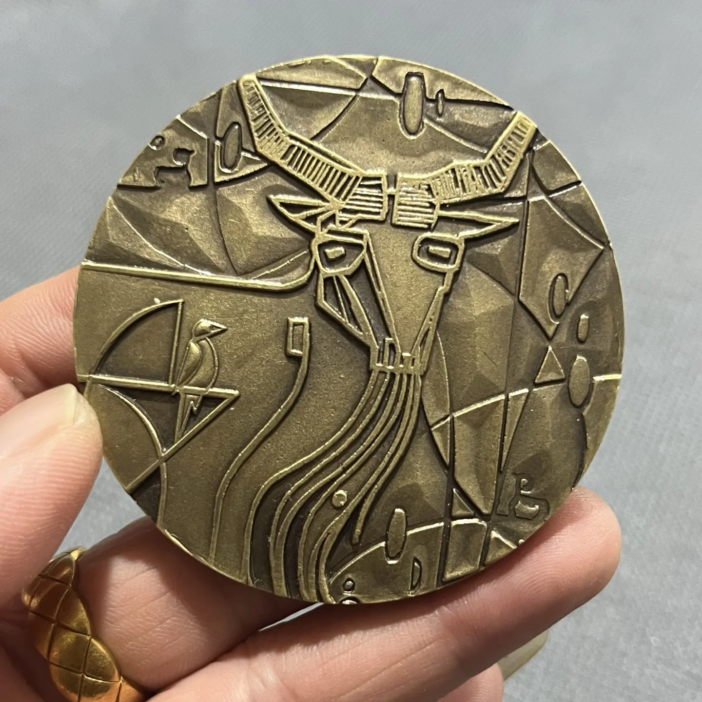 Brass goat Head Commemorative Coin Exquisite Relief Craftsmanship Zodiac Animal Coin Perfect Collectors Gift Giving