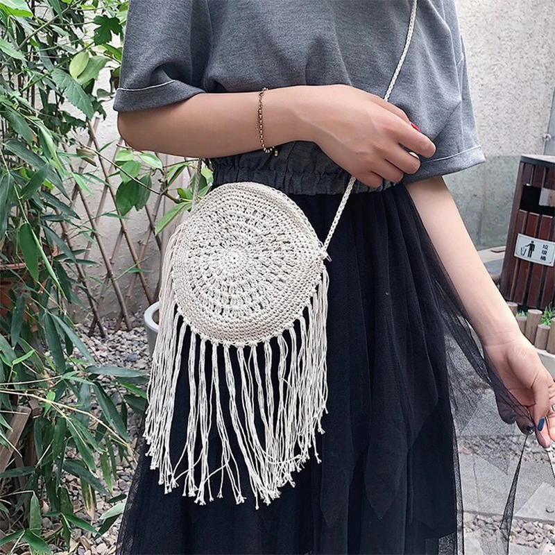 Round Straw Bag Clutch Fringe Bohemian Tassel Crossbody Bags for Women Messenger Tote Summer Beach in Handbags Ladies Straw Bag