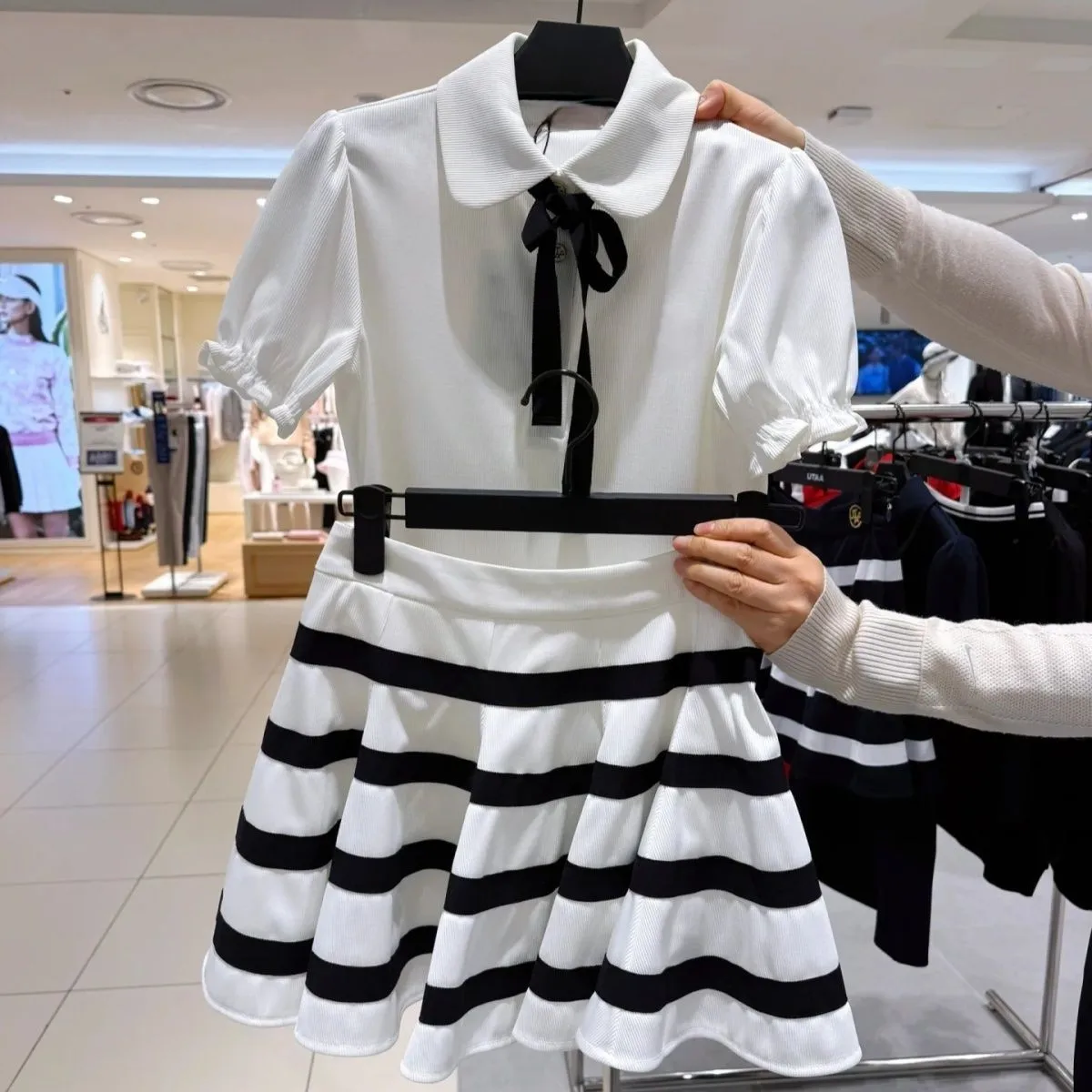 2026 New Golf Set for Women: Fashionable Notched Collar, Partially Buttoned, Bow-Detail Short-Sleeve T-Shirt, Skirt, and Shorts