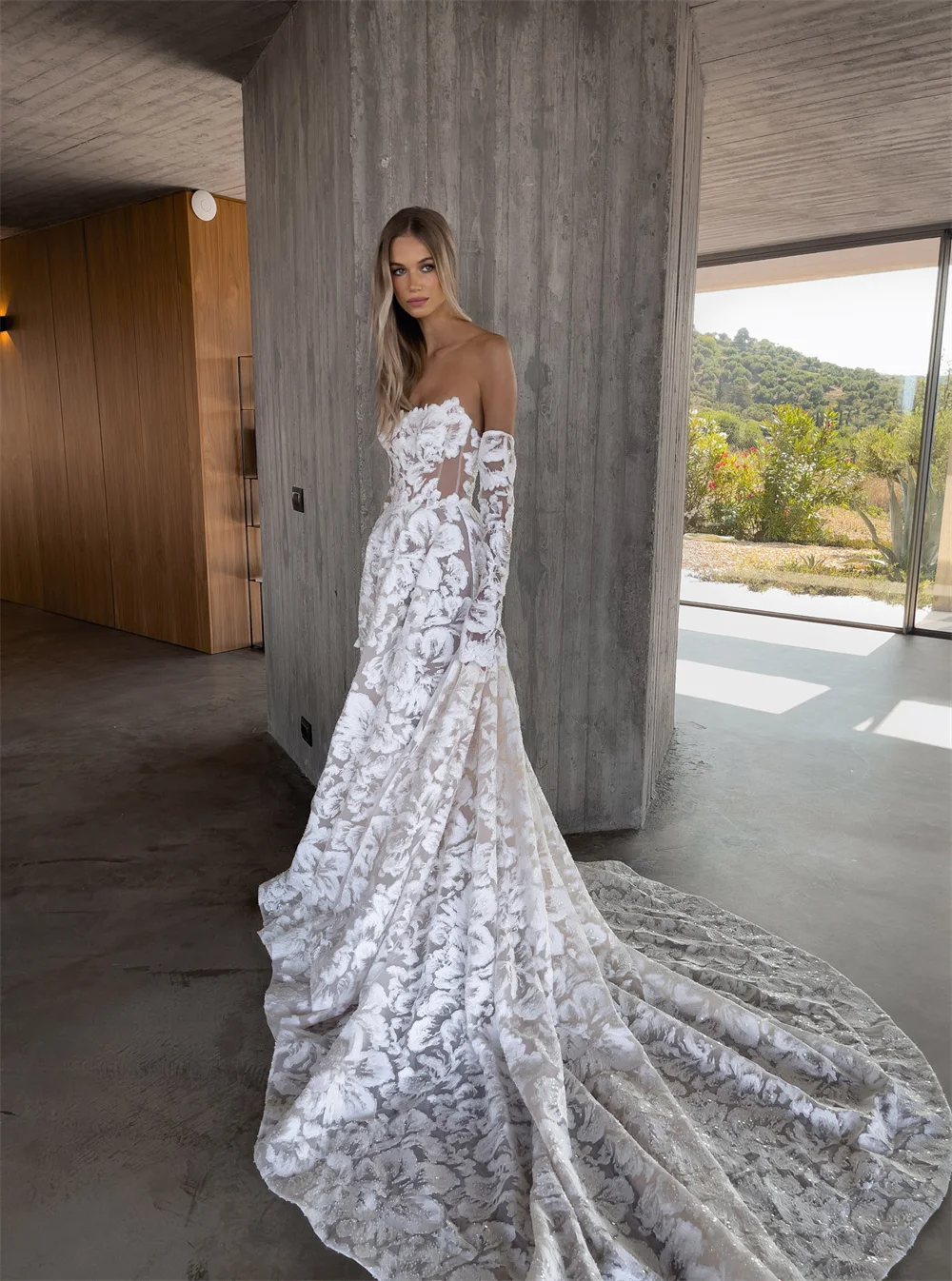 Customized Strapless Wedding Dress with Detachable Long Sleeves Exquisite Lace Bridal Gown Bling Bling New Arrival