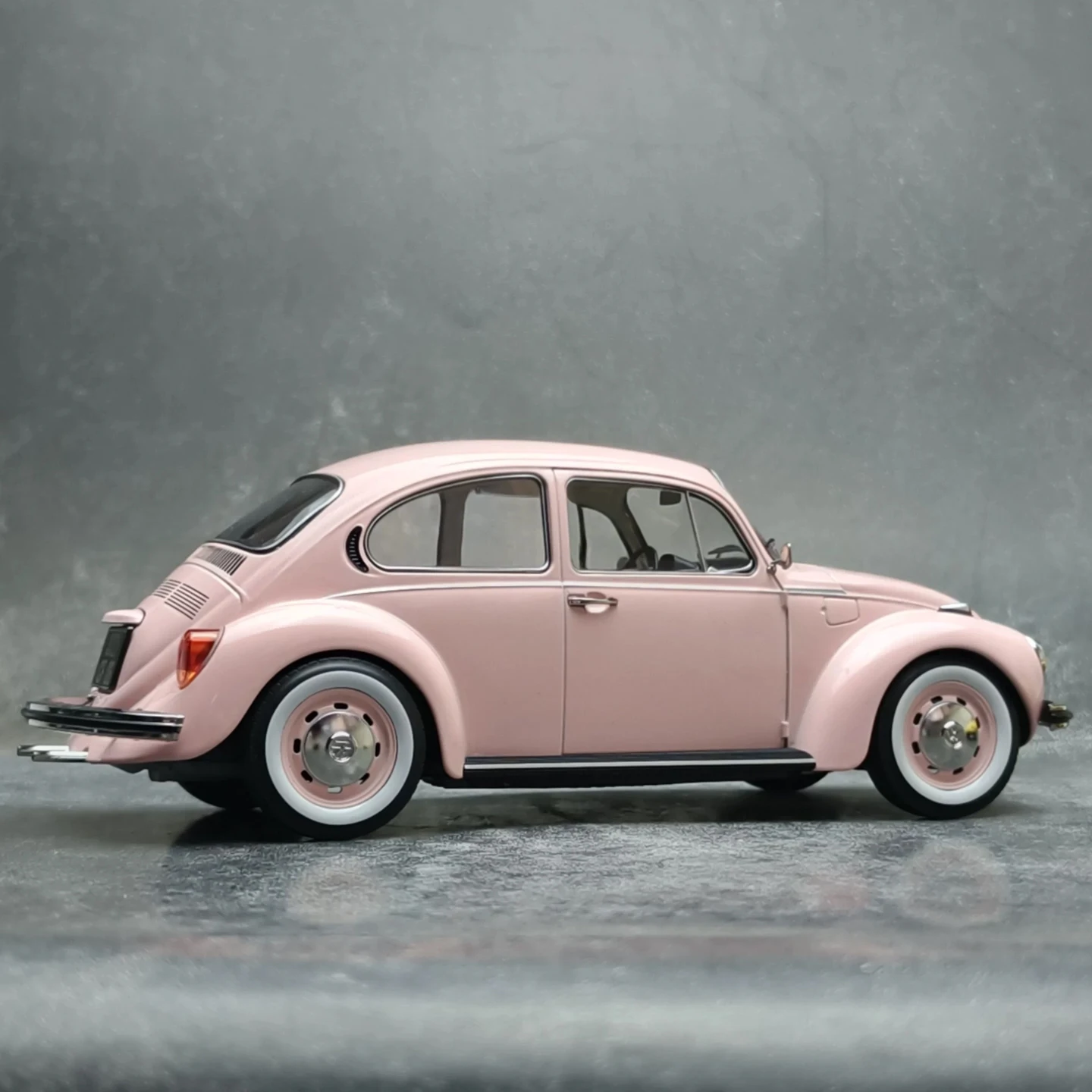 Norev 1:18 Scale Cars Volkswagen Beetle 1303 Alloy Die Cast Model Cars Metal Miniature Car Real Car Children's Toys Collection view 6