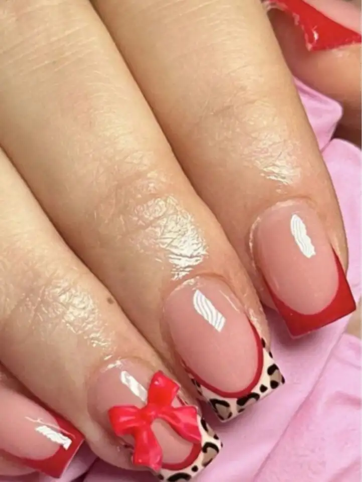 10 piezas de uñas postizas cortas con moño rojo, cubierta completa, incluye lima y pegamento 2