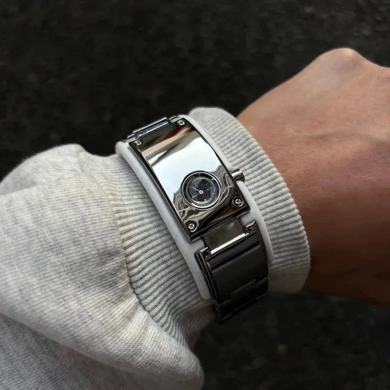 Niche Millennium Retro Watch Ninja Light Bracelet นาฬิกาอินเทรนด์ Future Technology Style Design Y2K Niche Accessories Wear