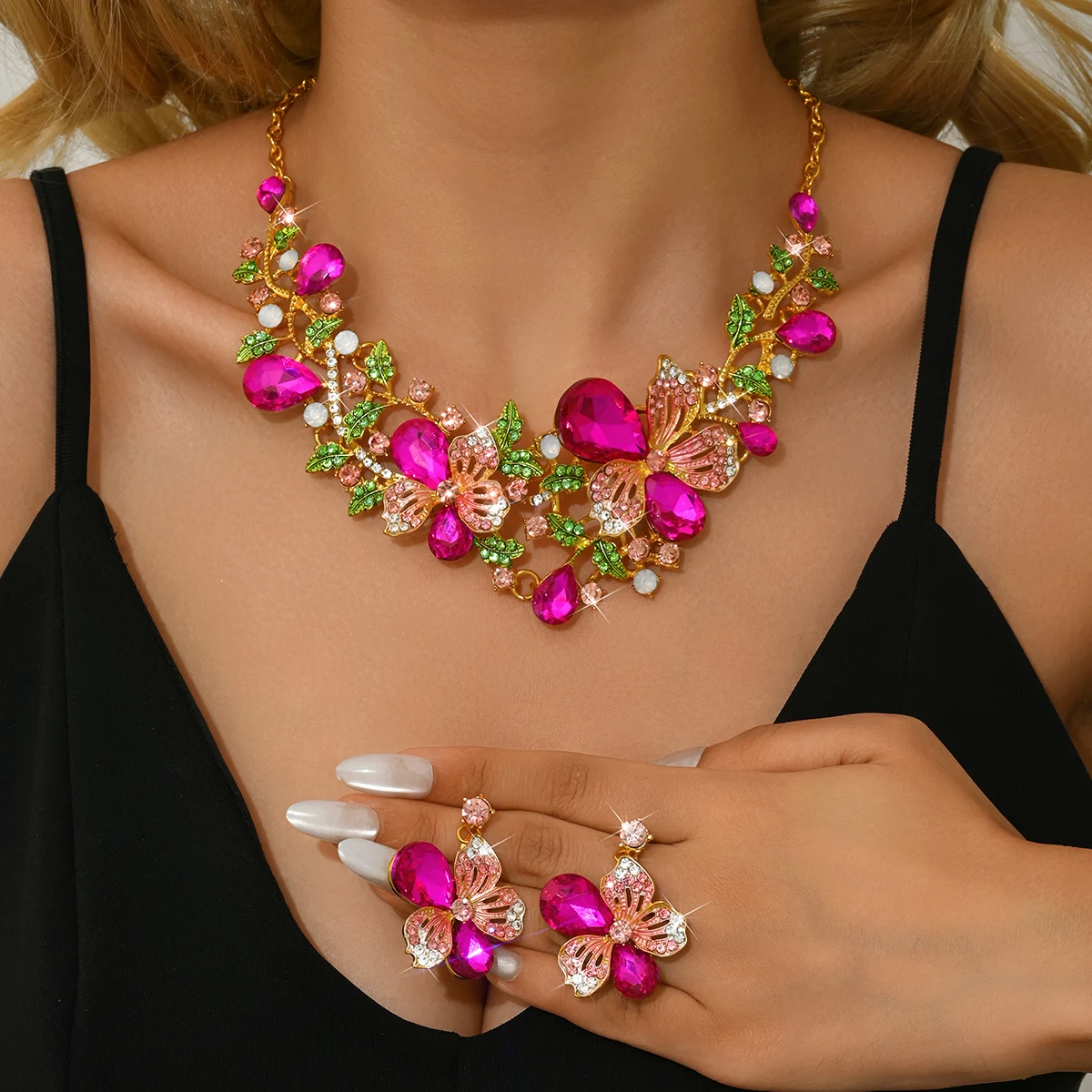 Exaggerated Retro Necklace Earring Set for Women's Luxurious Crystal Banquet Party Photography Dress with Accessories