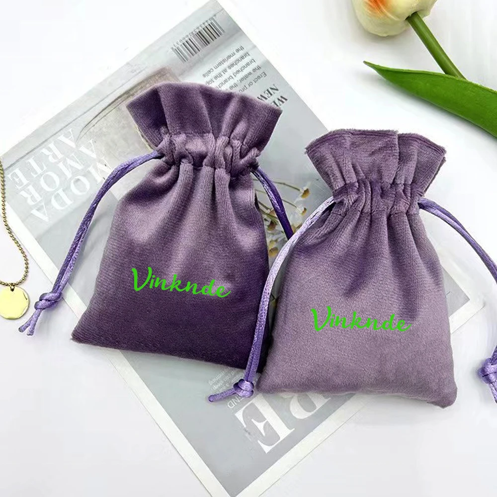 

Фиолетовые бархатные мешки для пыли на шнурке с принтом на заказ для парфюмерных очков, персонализированные ювелирные изделия, серьги, мешочек для парфюмерных свечей