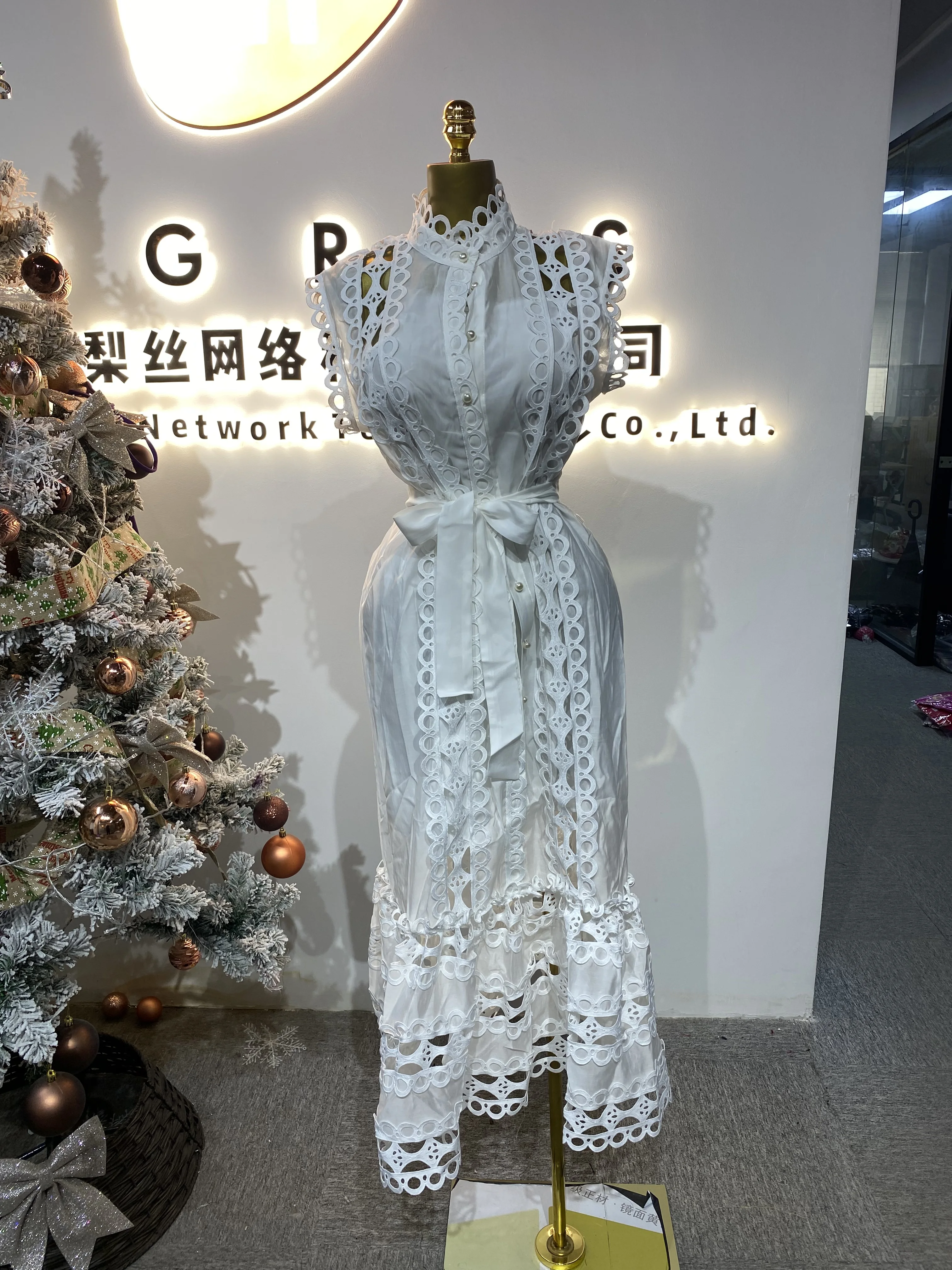 

2025 Round Neck Sleeveless Hollow Solid Color Suspender Long Dress Women's Diamond Dress-GZMM059