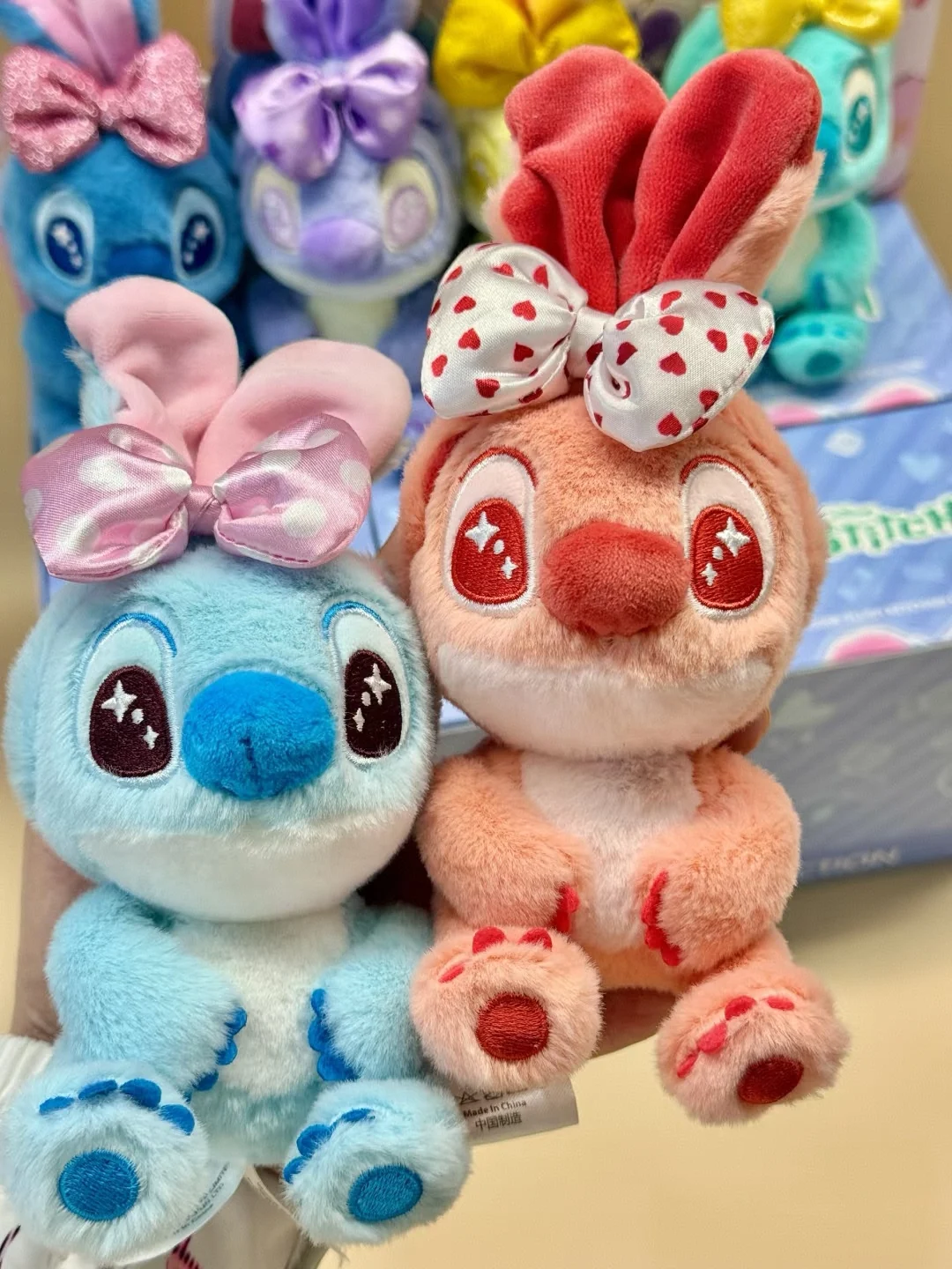 

Disney Stitch Hottoys Candy Series слепая коробка аниме фигурка брелок рюкзак кулон Коллекционная индивидуальный подарок модная игрушка
