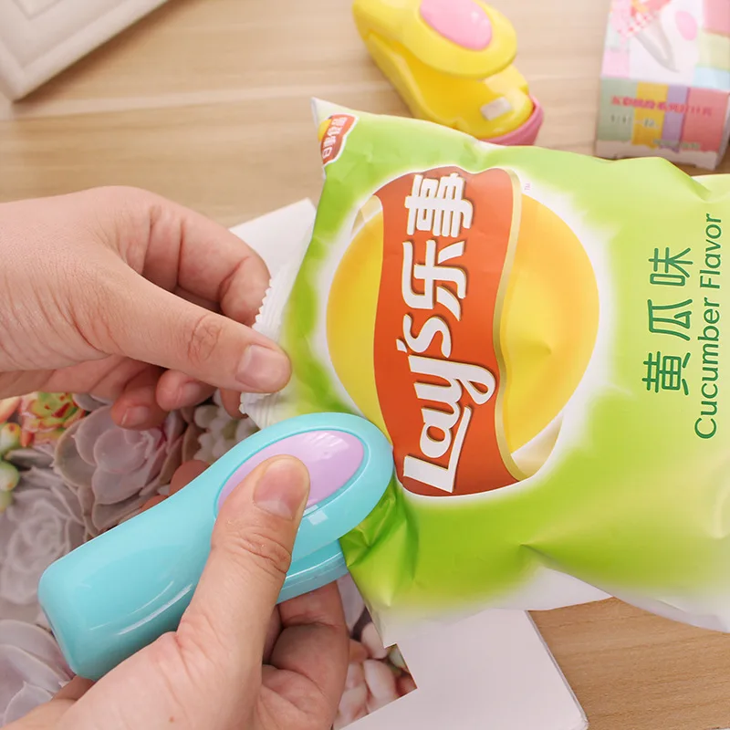 Sellador térmico de bolsas portátil, Mini máquina de sellado con Clip de almacenamiento de paquetes de plástico, práctico sello adhesivo para aperitivos de alimentos, Gadgets de cocina