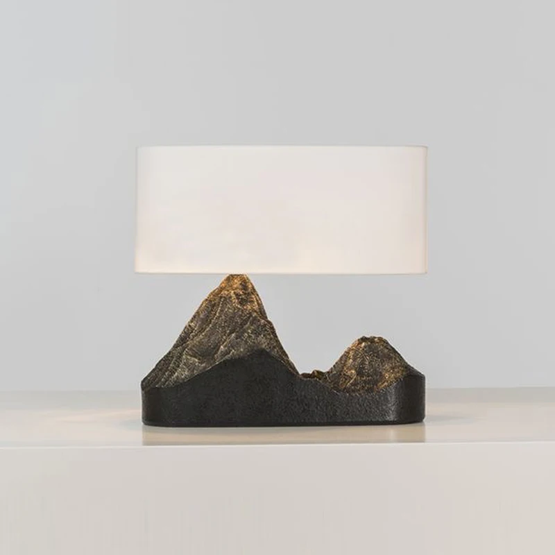

Hot sell Retro Side Table Lamp Vintage Master Bedroom Simple Modern Bedroom Desk High Metal Table Lamp