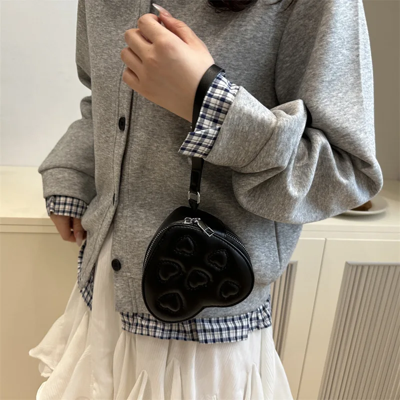 

Осень 2025 г., модная женская милая мини-сумка через плечо с цепочкой из искусственной кожи, стильная портативная повседневная универсальная сумка через плечо с вышивкой