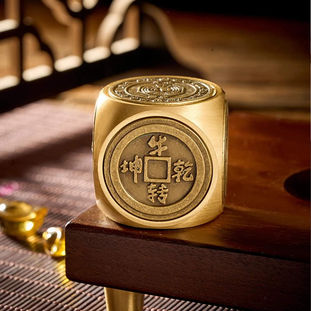 Brass six-s1pc ided decompression ball turn hand to carry around a rotating game arts and crafts piece