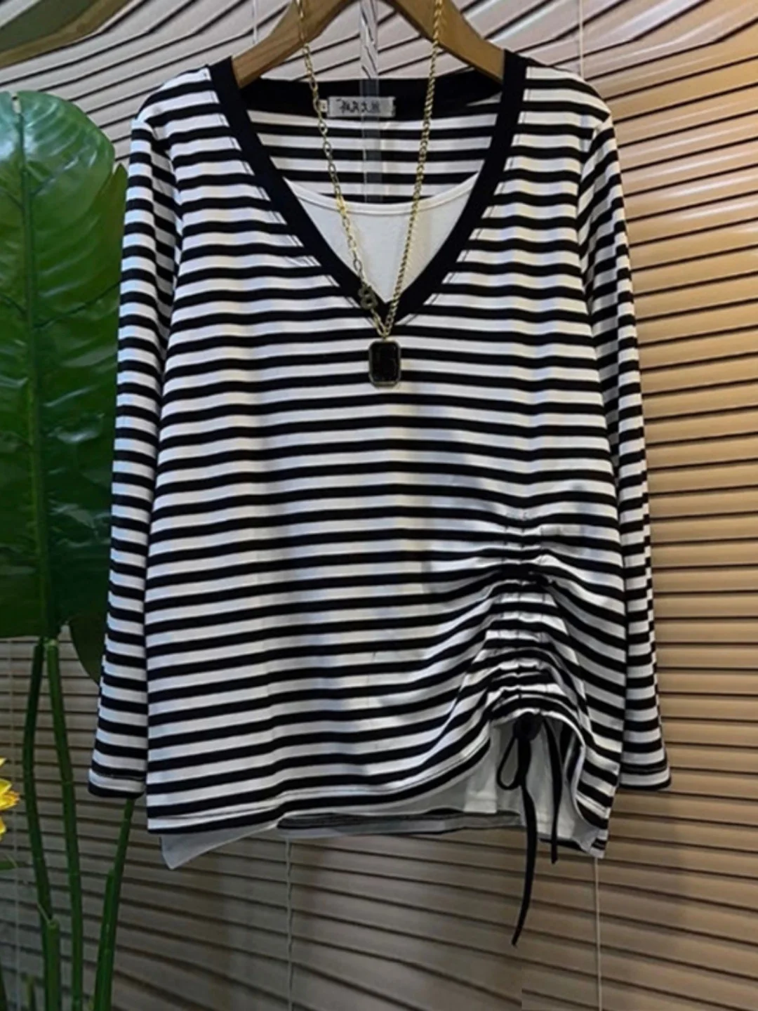 Design Long Sleeve Splice Top Women's Casual Style plus Size V-Neck Mid-Length T-Shirt Slimming Effect Three Hundred Pounds