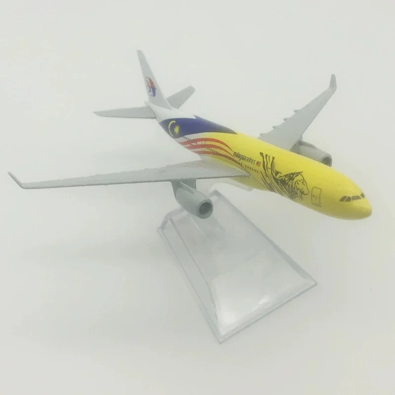 16 CENTIMETRI In Lega di Metallo Aereo A330 Malesia Tiger Airways 1/400 Bilancia Modello di Aereo Simulazione Finito Hobby Collezione Giocattolo Regalo