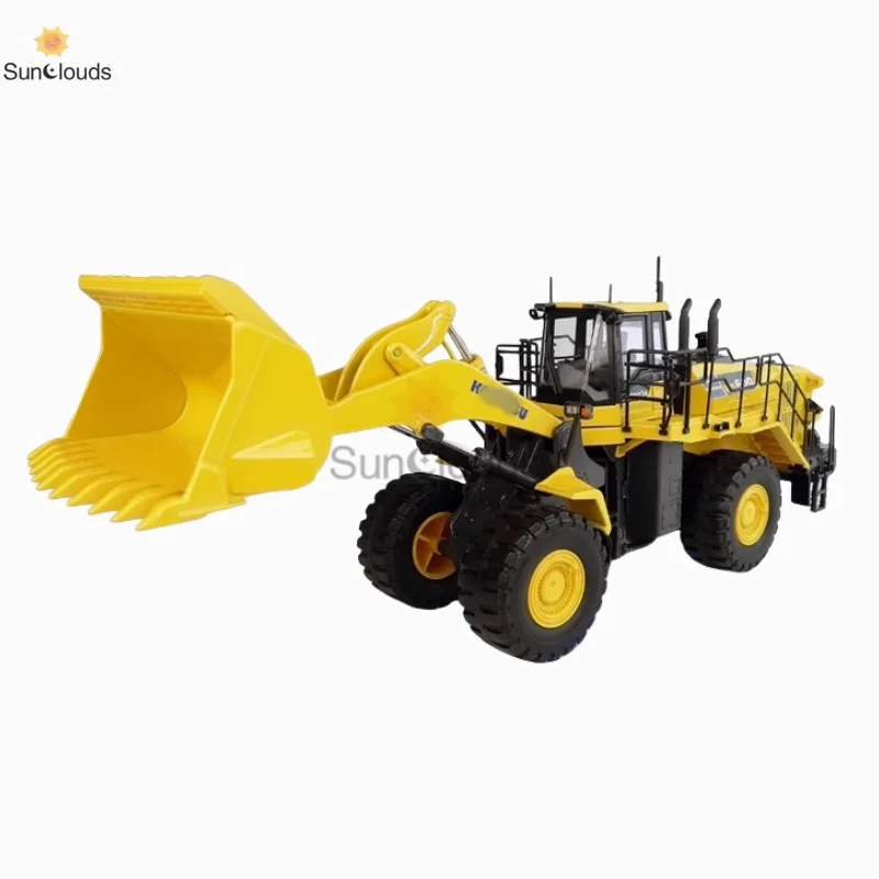 For Komatsu Alloy  WA600-8 UNIVERSAL HOBBIES Wheel Loader 1:50 Scale Model UH8127 Die Cast Model Toy Car & Collection Gift