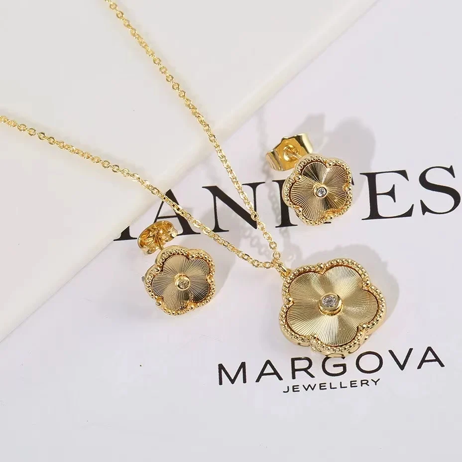 Clover New Design Flower Plant Pendant Necklace Earrings Jewelry Set Women\'s Stainless Steel Chain High Quality Luxury Bride