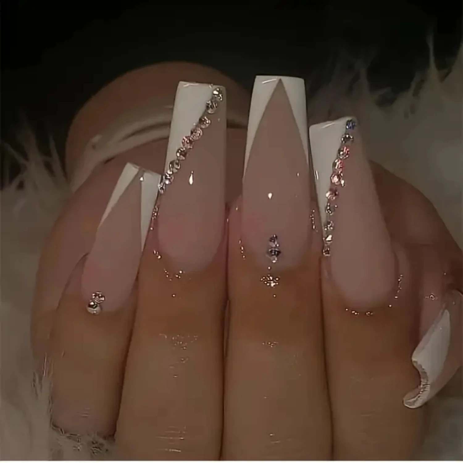 Elegant French Tip White Rhinestone Glossy Coffin Stick On Nails - Long-lasting Fake Nails for a Glamorous Look