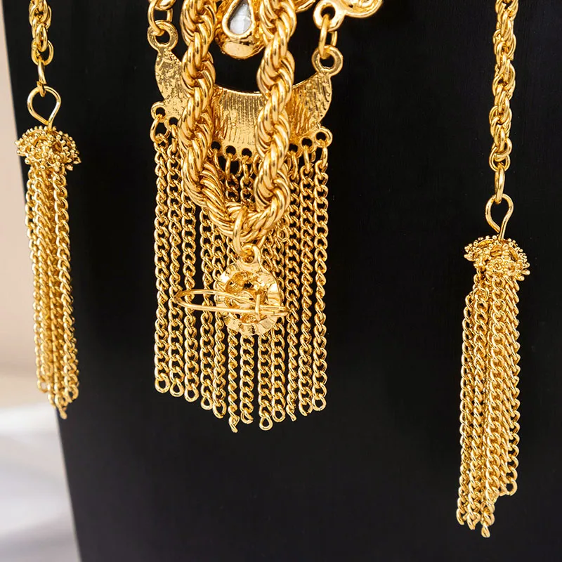 Luxurious Intricate Hollow Carved Inlaid Necklace, Gold Vintage Palace-Style Bridal Wedding Styling Essential Jewelry