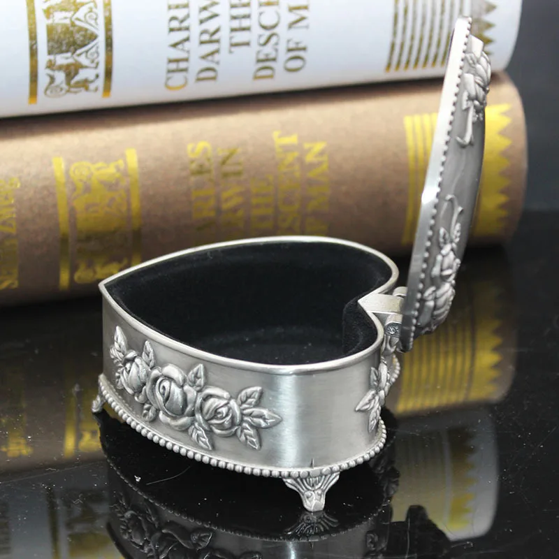 Vintage Heart Shape Metal Rose Jewelry Box Classic Ring Trinket Storage Organizer Chest Christmas Brithday Gift