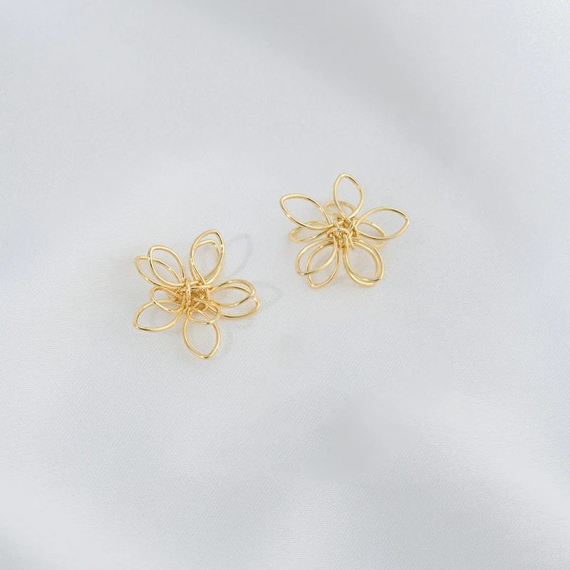Gold Color Lotus Women\'s Stud Earrings Handmade Hollow Flowers Small Earring Brincos boucle d\'oreille fashion jewelry bijoux