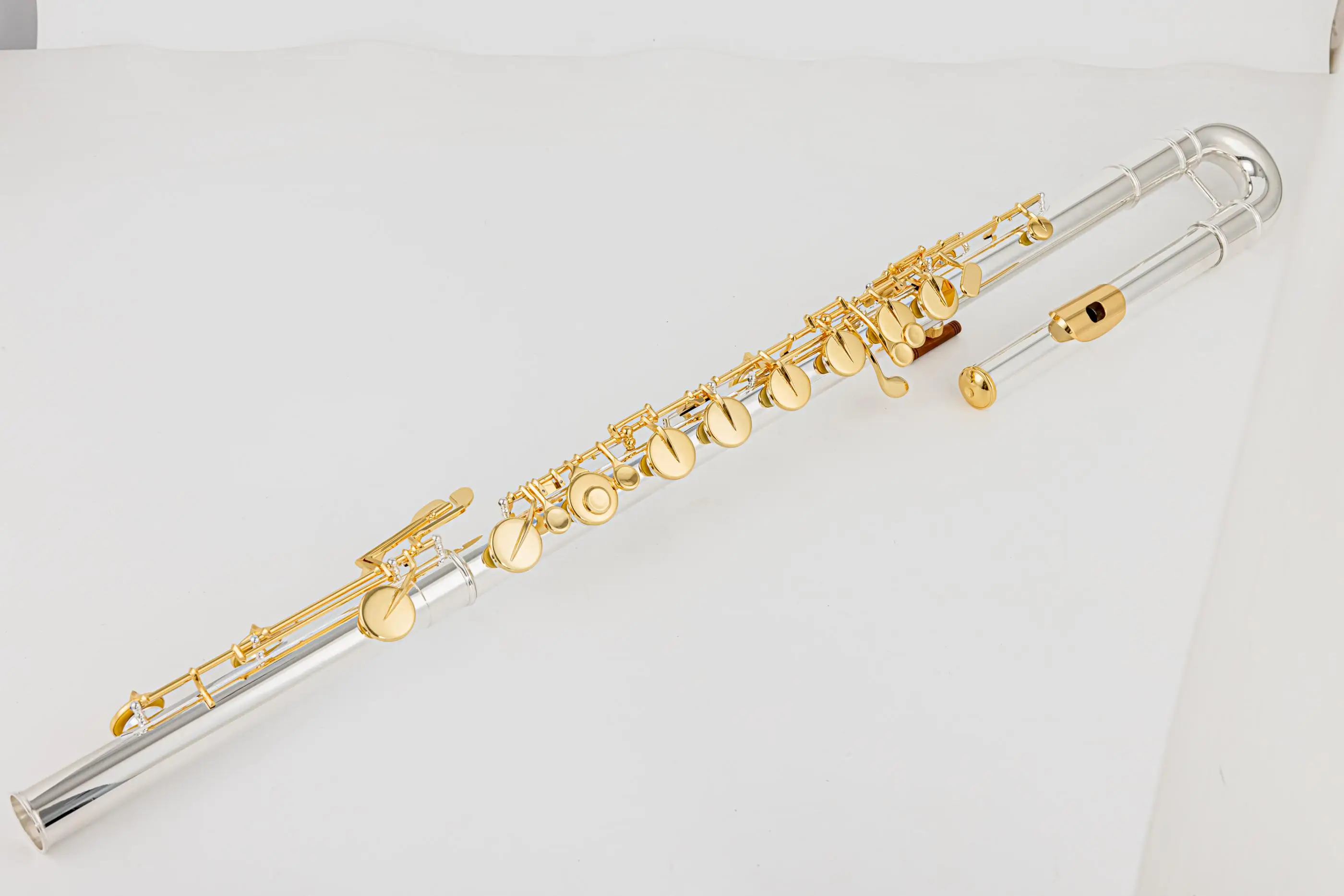 Recommend Flute C Tune 16 Keys Closed Holes Sliver Body Brass Keys Professional Woodwind Instruments With Case Free Shipping