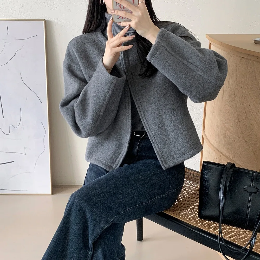 معطف صوفي أنيق للنساء بسحاب فضفاض للتنقل اليومي برقبة مستديرة قصير للخريف والشتاء بإحساس راقي وأنيق من ماركة صينية #4