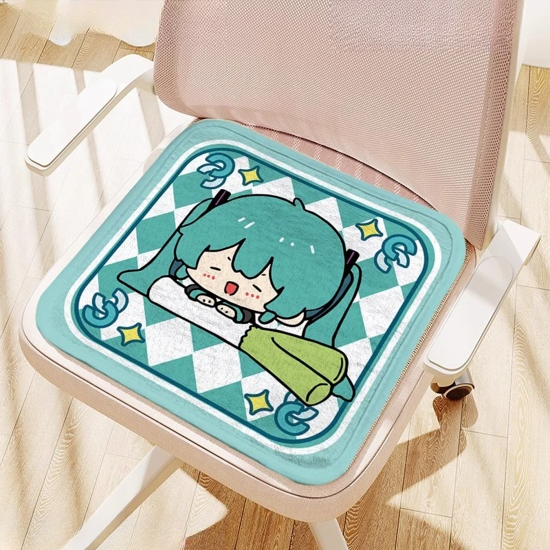 

Hatsune Miku Q, милая версия, подушка для сиденья, аниме, коврик для стула, офисный настольный коврик для длительного сидения в офисе, школьные подарки