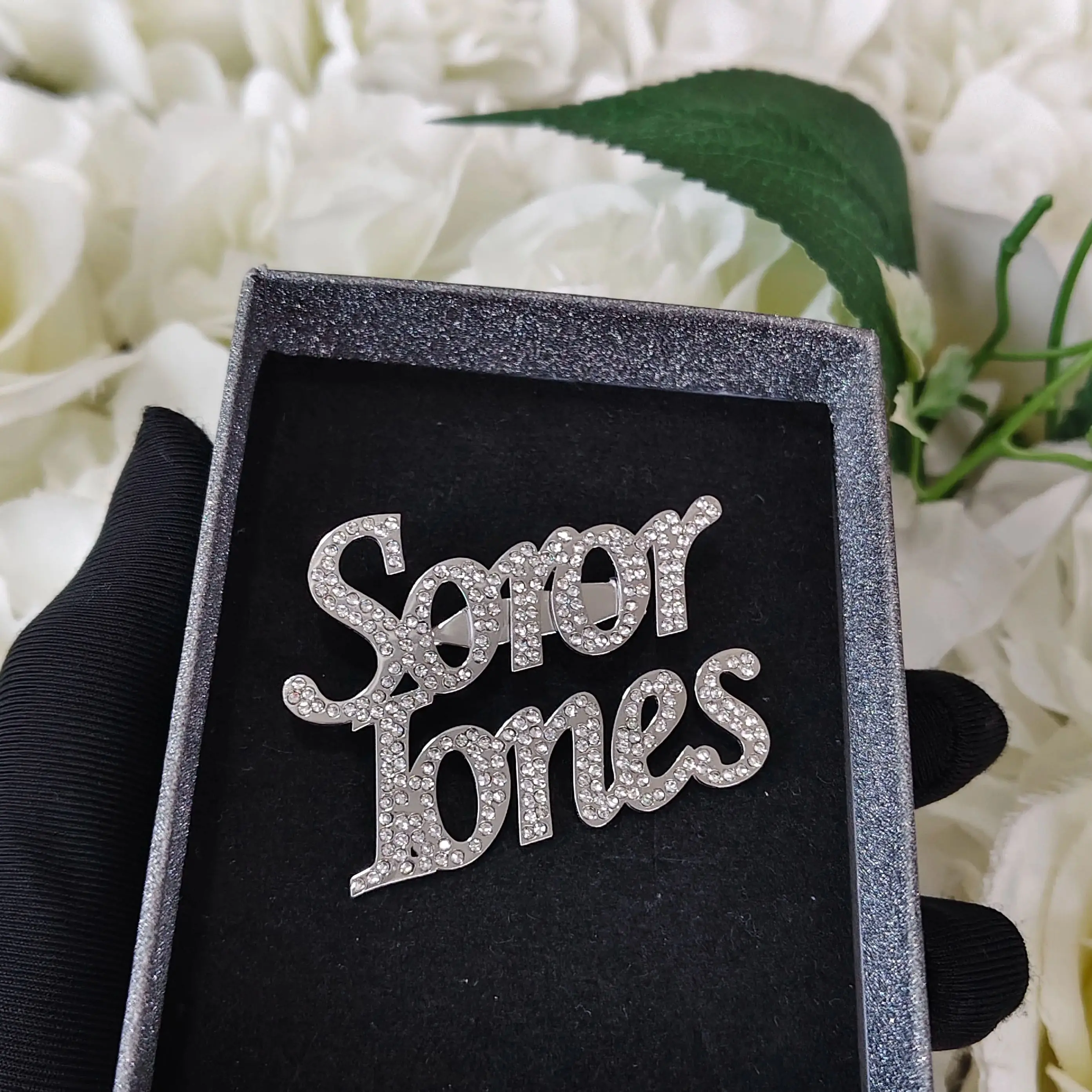 

DHQH New Wholesale Customized Name/Letter Diamond Brooch Personalized Letter Diamond Brooch Birthday Gift Factory Direct Sales