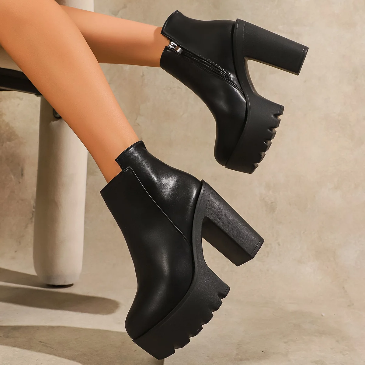 2025New Super High Heel Stiefel Hohe Ferse Schuhe Starke Ferse Kurze Stiefel Herbst Winter Wasserdichte Plattform Einzigen Frauen Stiefel – Detail 7