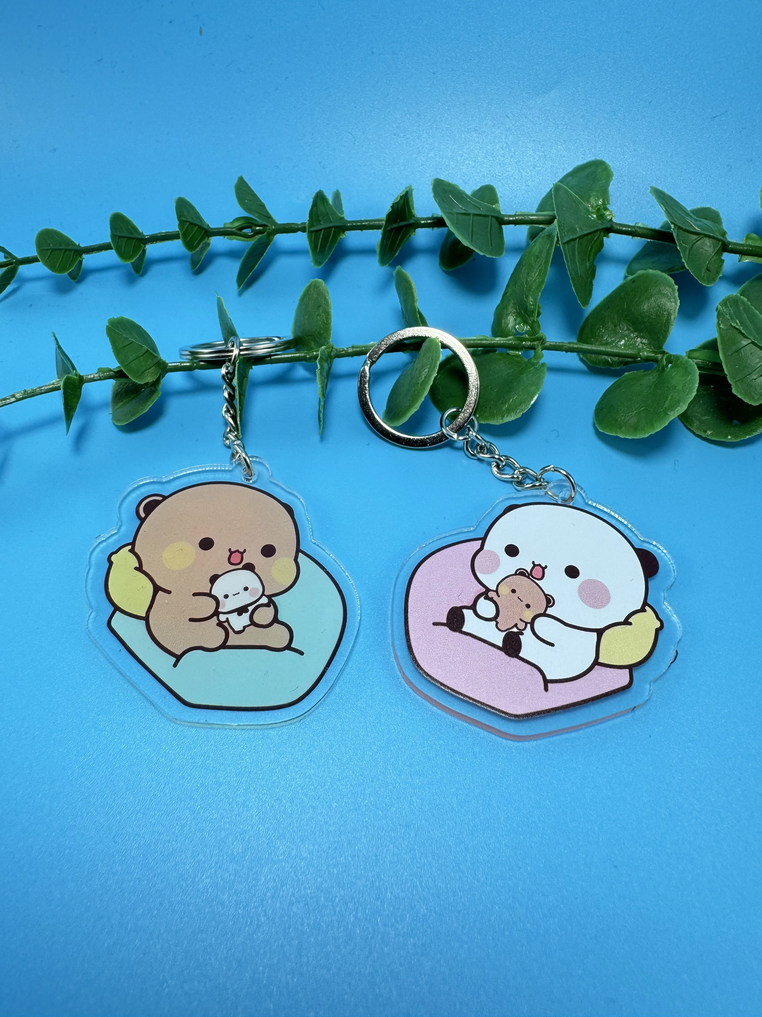 2PCS/Set Hot Sale Cartoon Kawaii Acrylic Keychain Cute lie hug Lovers Keyring Ornaments Surrounding Stand Pendant Charm Gift