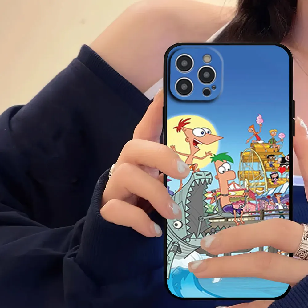 حافظة هاتف كارتون P-Phineas وF-Ferb لهاتف آيفون 16 11 12 13 14 15 Pro Max Plus غلاف ناعم أسود
