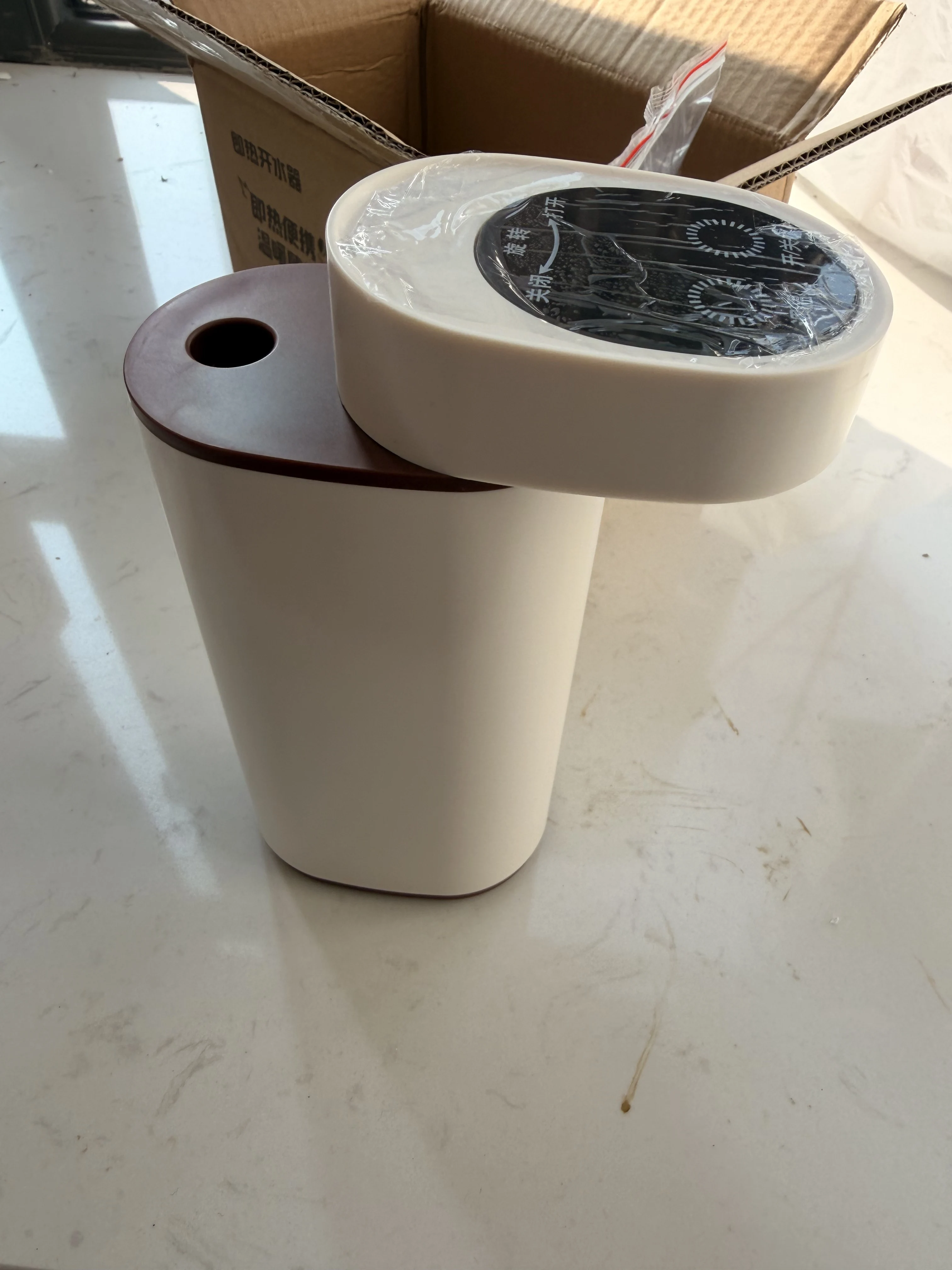 

Портативный диспенсер для мгновенного нагрева воды - мини-настольный водонагреватель с быстрым нагревом за 3 секунды для дома и путешествий