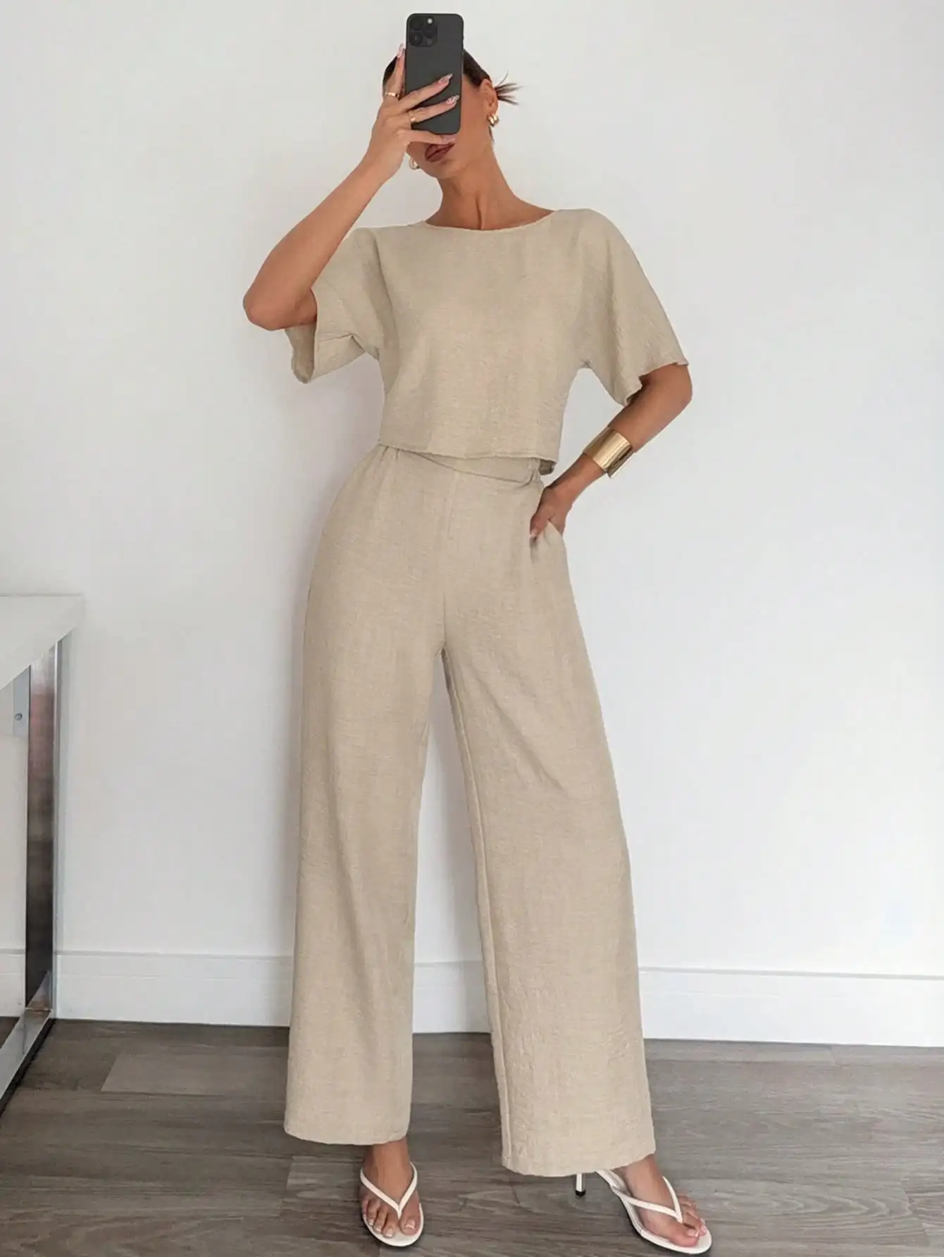 베이지색 2피스 캐주얼 세트: 여름철 업무 또는 휴식을 위한 반팔 상의 & 와이드 레그 팬츠