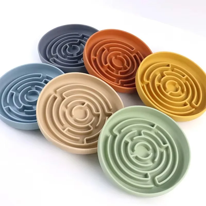 

Round Maze Dog Pet Slow Feeder Lick Mat Non-slip Easy Clean Large Suction Cup Silicone Pet Licking Pad for Dogs Enrichment Bowl