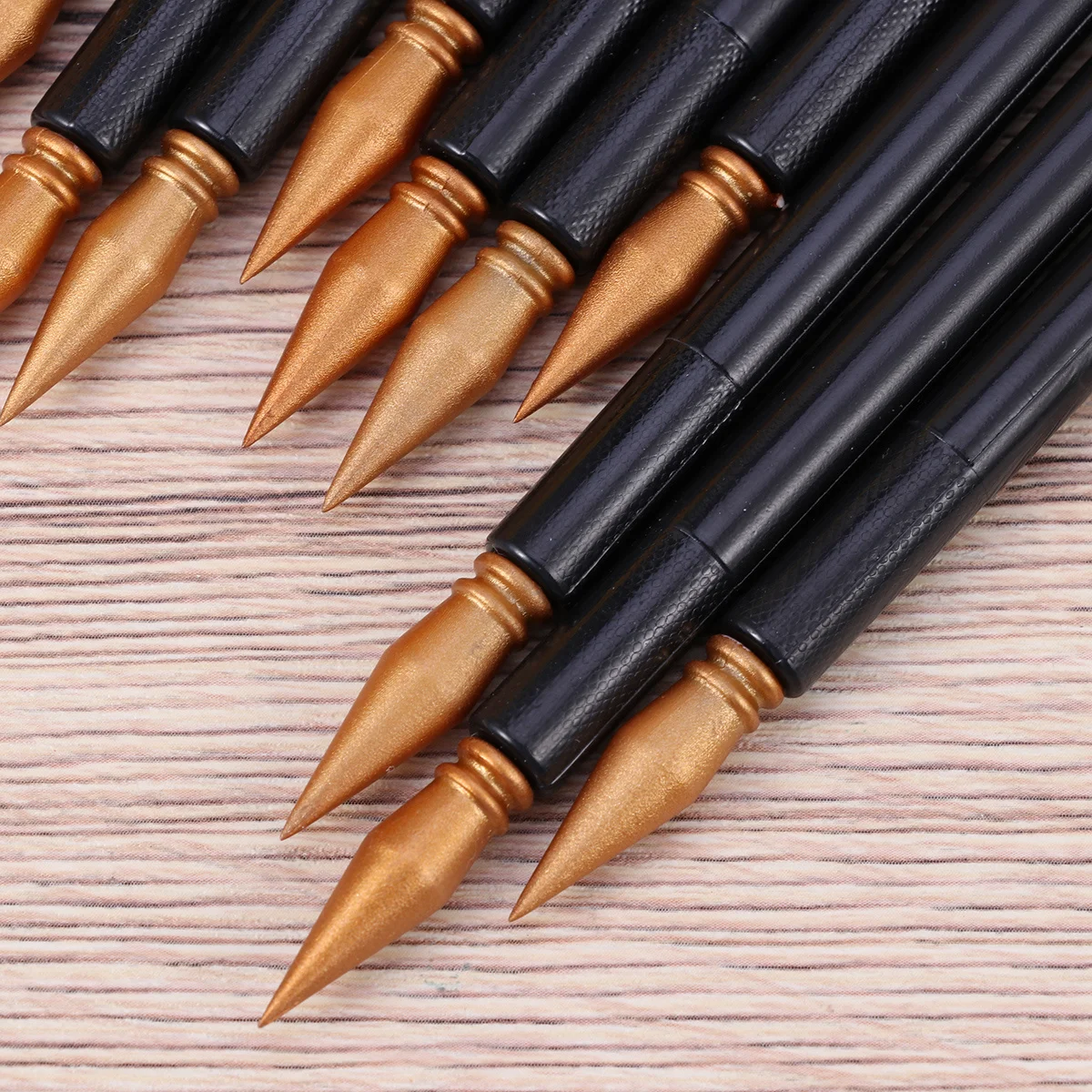 Stylo Expert édition incurvée, poignée lisse, double pointe pour coloration des rayures, capuchon de protection artistique inclus, stylet en papier à gratter, 10 pièces