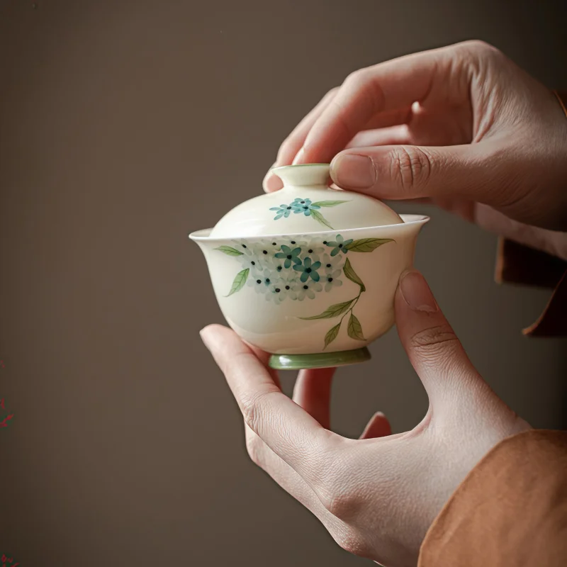 Handgefertigtes Gaiwan Teetassen-Set Verbrühungssichere Keramik Gongfu Teeware mit Hortensienmuster Einzelne Tasse