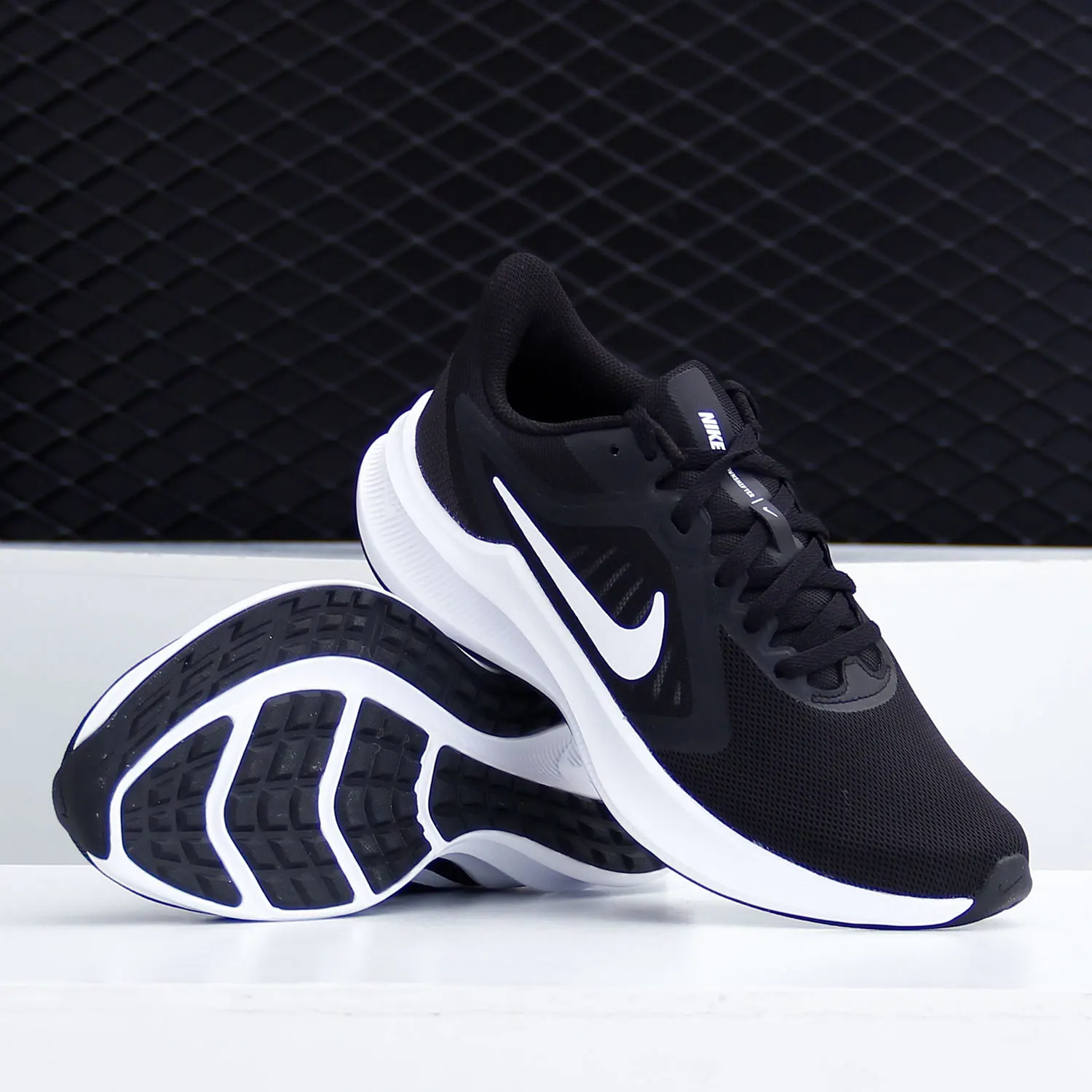 

Nike Authentic Seasonal New Women's Mesh Lightweight Running Shoes CI9984-001