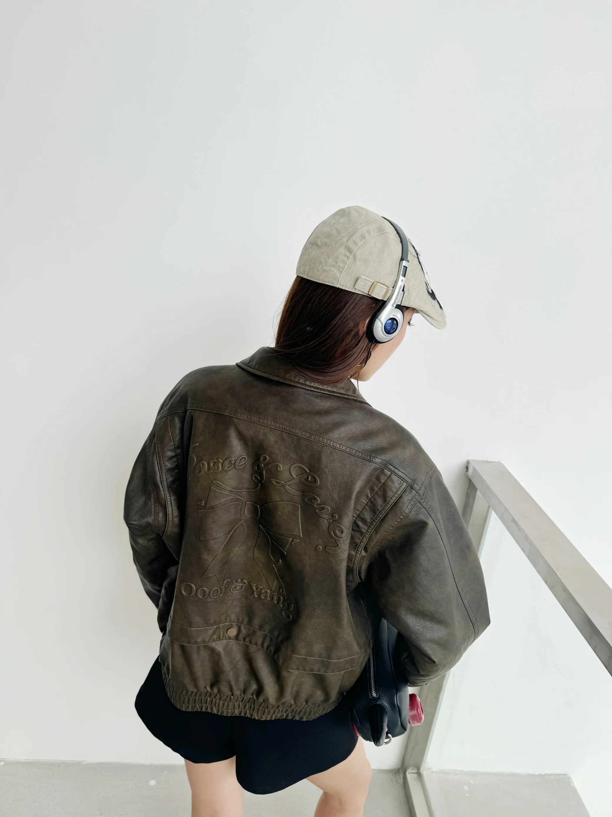 5OoofYang Street Sle Damen Kunstleder-Jacke mit Baumwolle Winddichter Warmer Mantel für den Winter mit Knotendetail