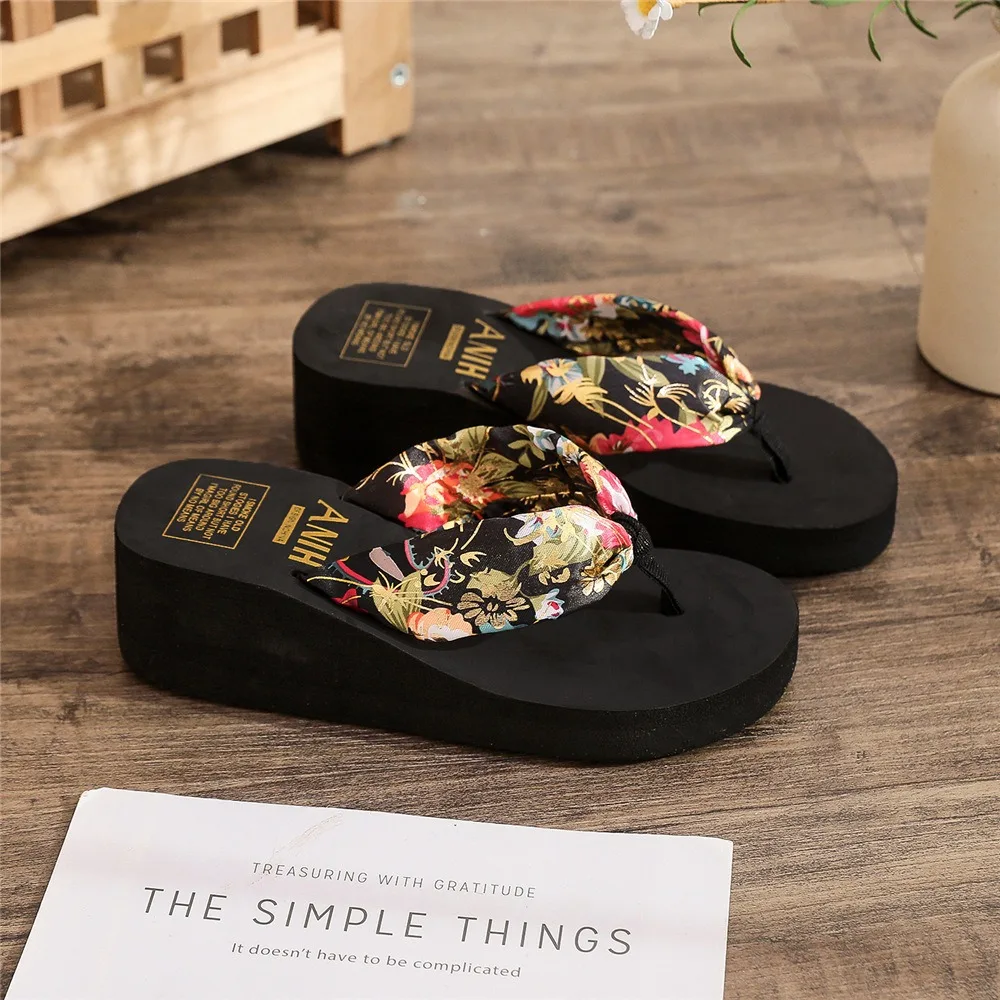 

Cute Non-Slip Summer Flip-flop Bohemian Satin Thick Soled Slippers Soft Ethnic Style Beach Slippers Bath