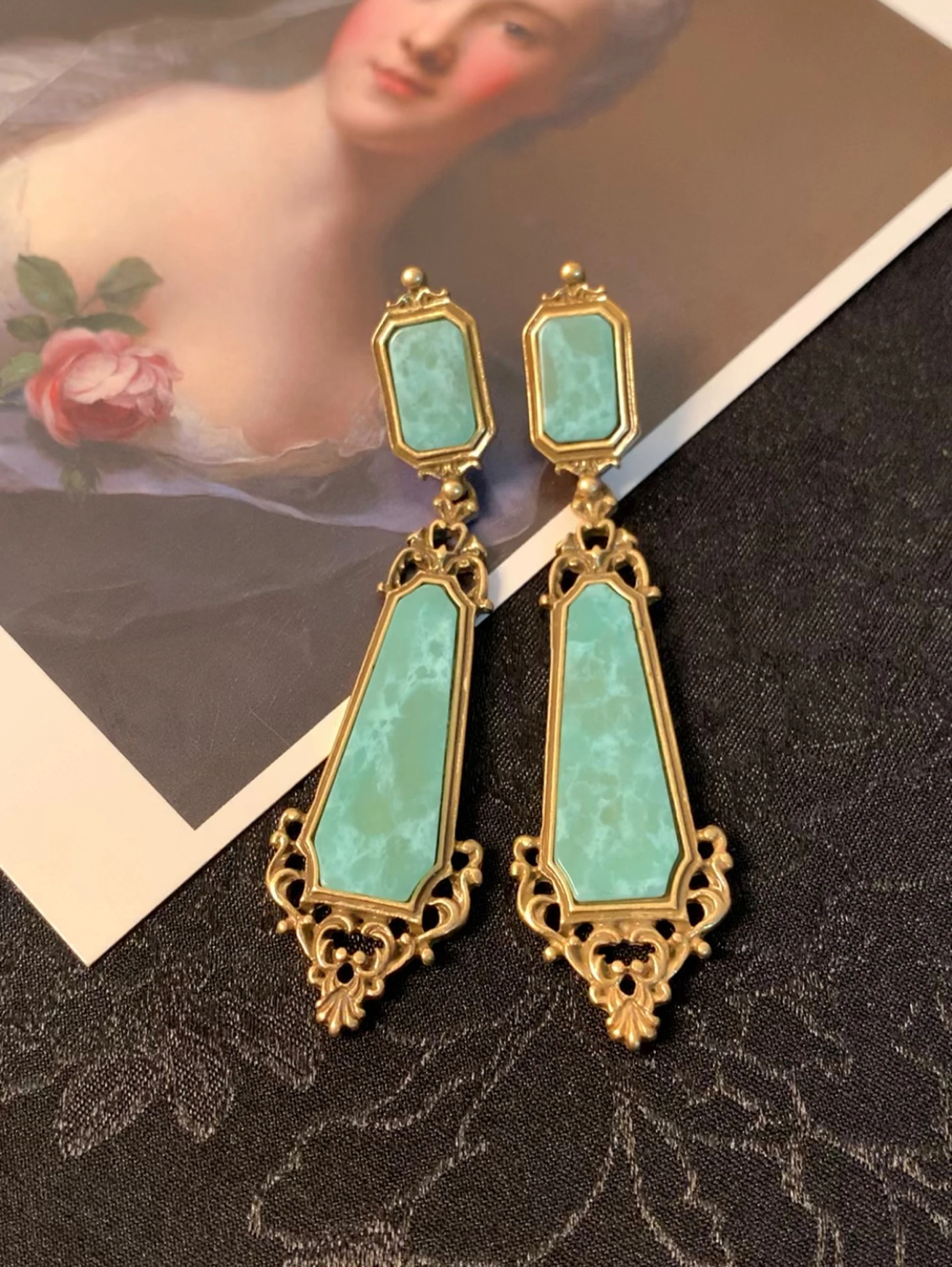 

New Classical Elegant vintage green Long ethnic Earrings for women